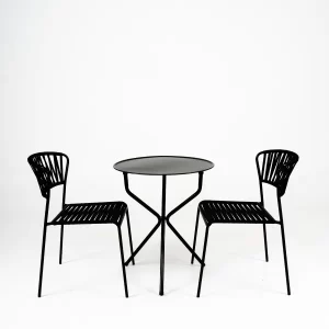 Juego de mesa y sillas Chill rígida.